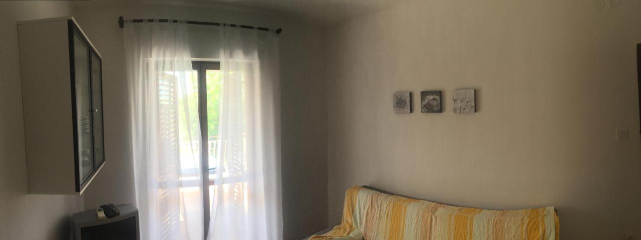 Apartmani Noemi Pola Esterno foto